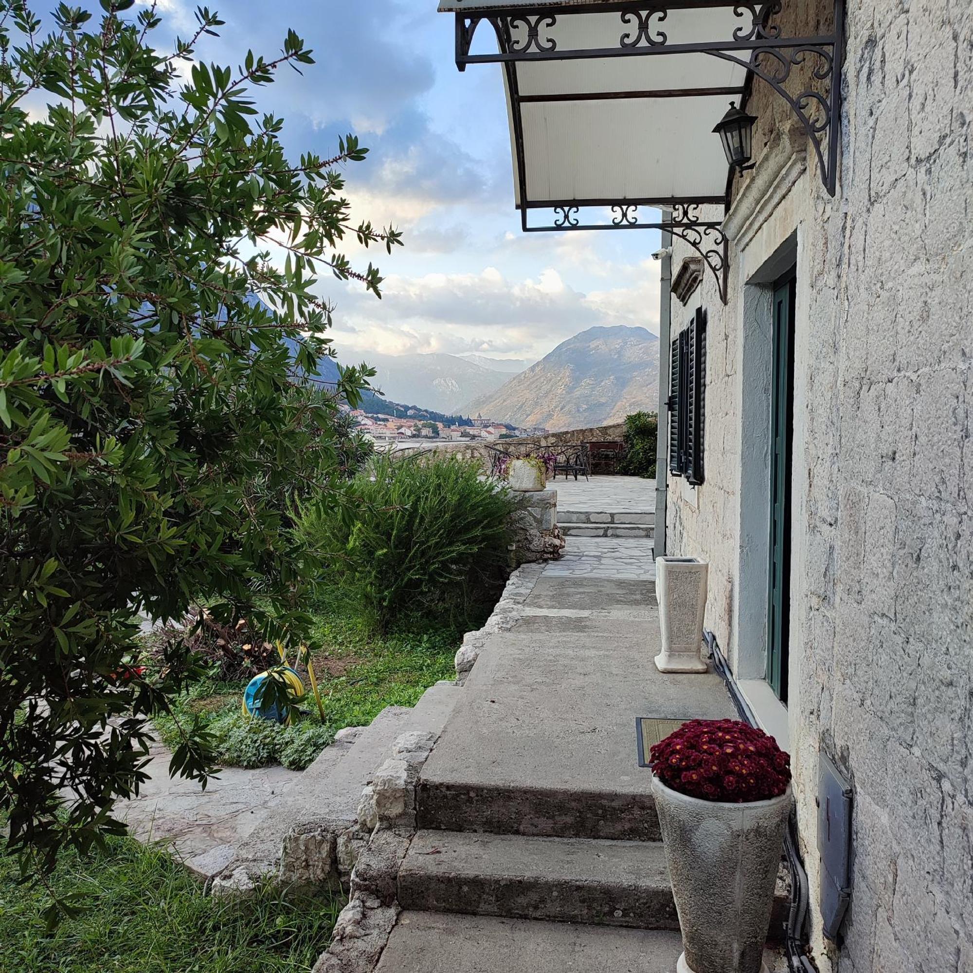 Villa Kamena Kotor Exterior foto